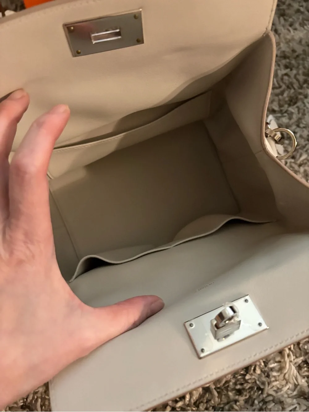 Hermes toolbox 20  carried once!!